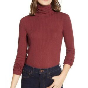 Madewell Ribbed TurtleneckTop In Maroon- Women's Size Small